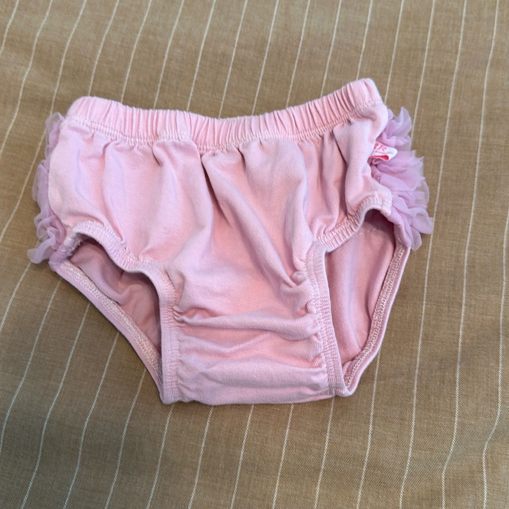 Ruffly Rumps underwear in bubble pink